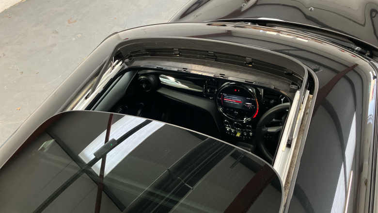 MINI Hatchback 135kW Cooper S Level 3 33kWh 3dr Auto Electric Hatchback